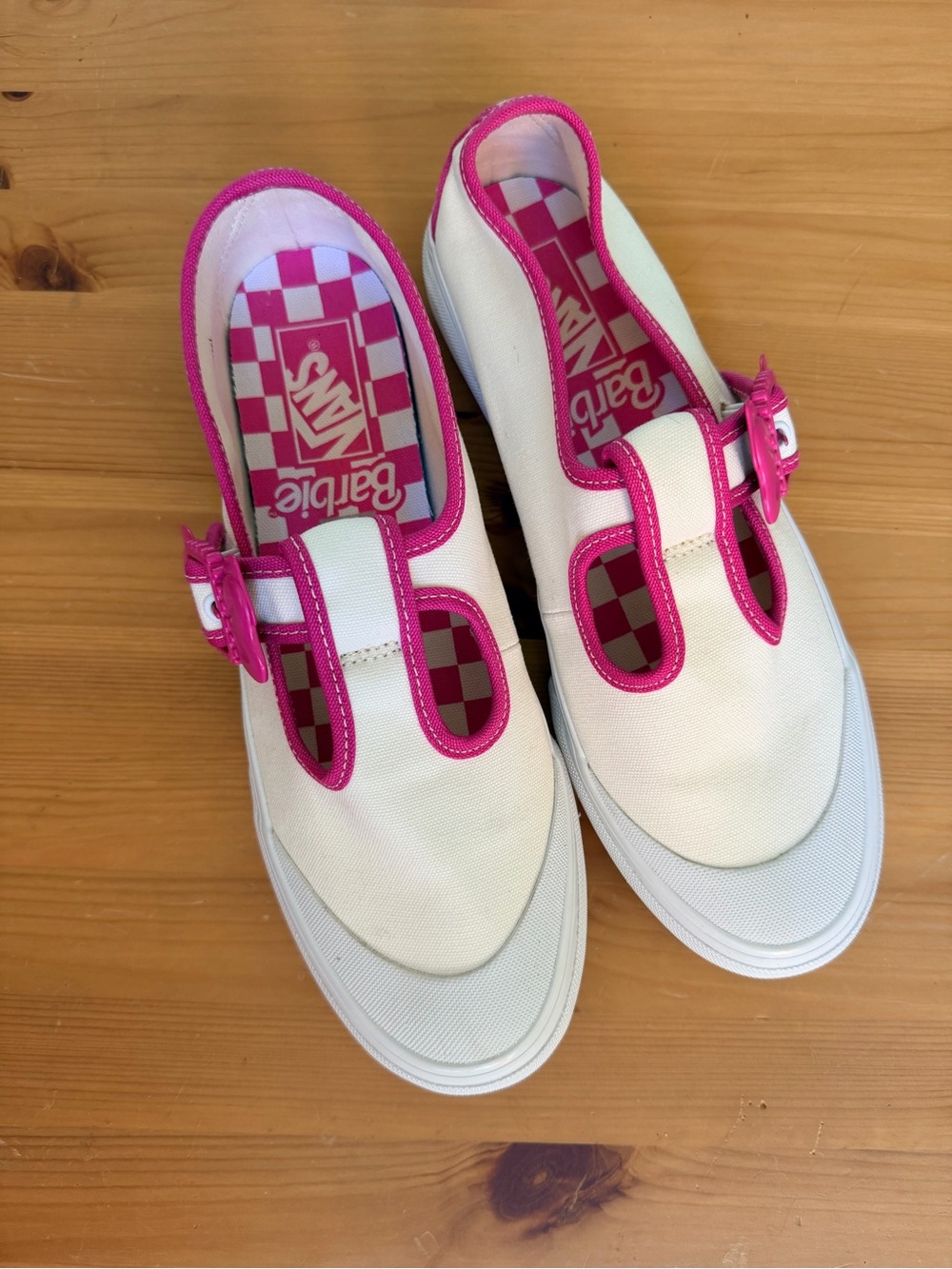 Vans x Barbie T-Strap Mary Jane Style w/ Pink Metal Bow Buckle - Size 10 Women‘s - Picture 5 of 6